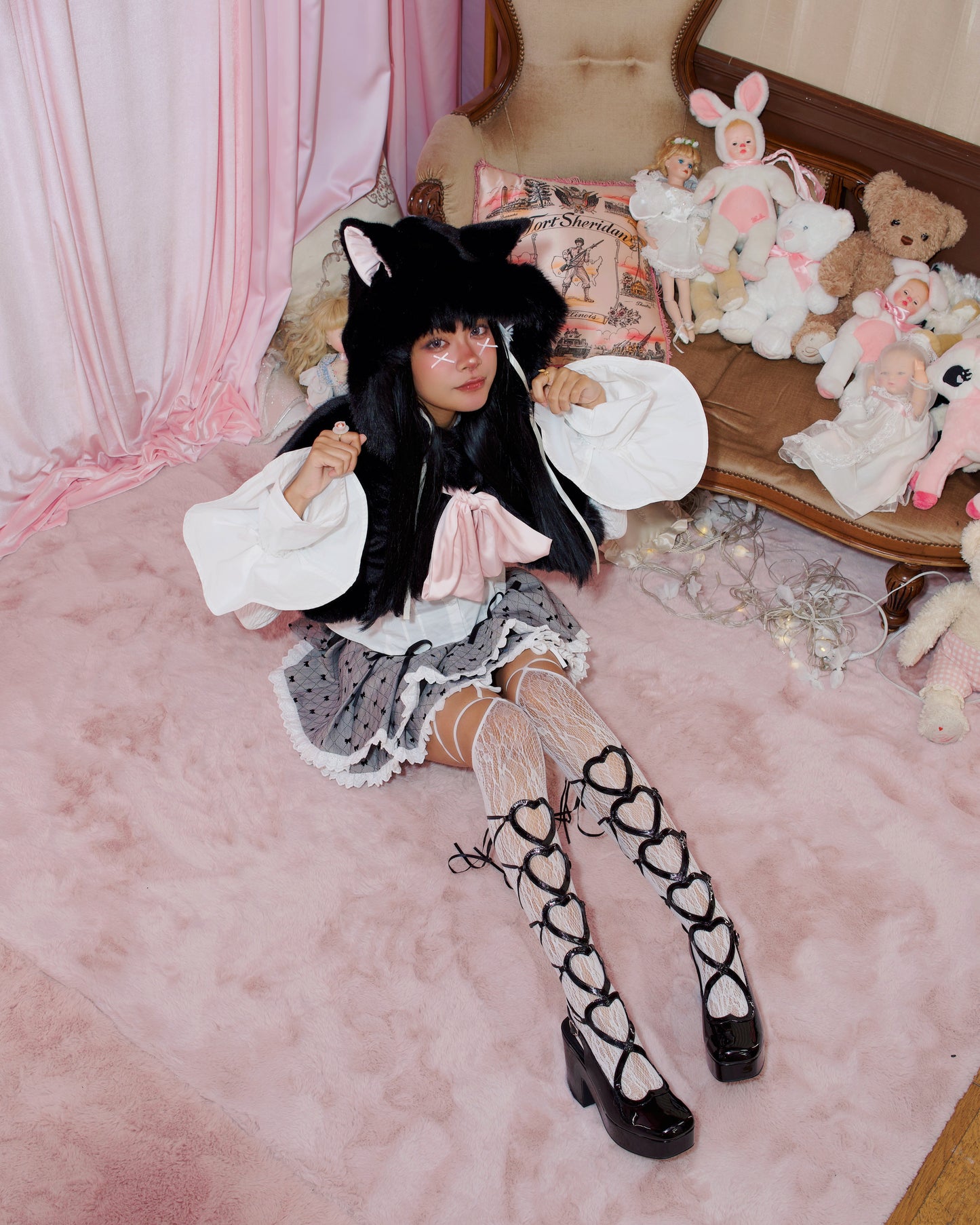 Little Kitten Cape - Black // PREORDER