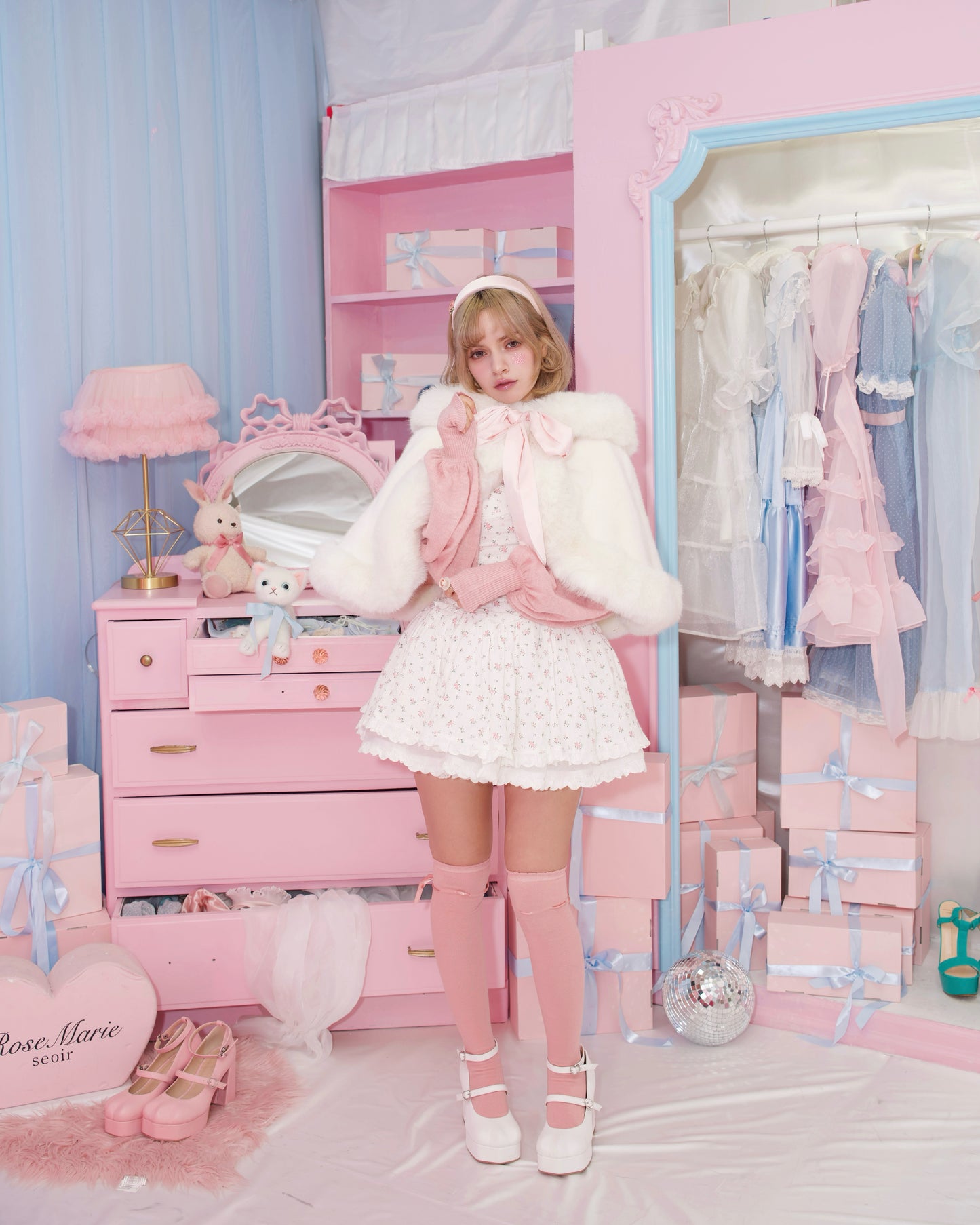 Little Kitten Cape - White // PREORDER