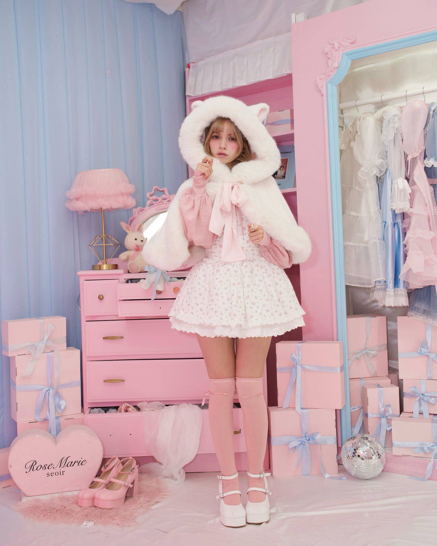Little Kitten Cape - White // PREORDER
