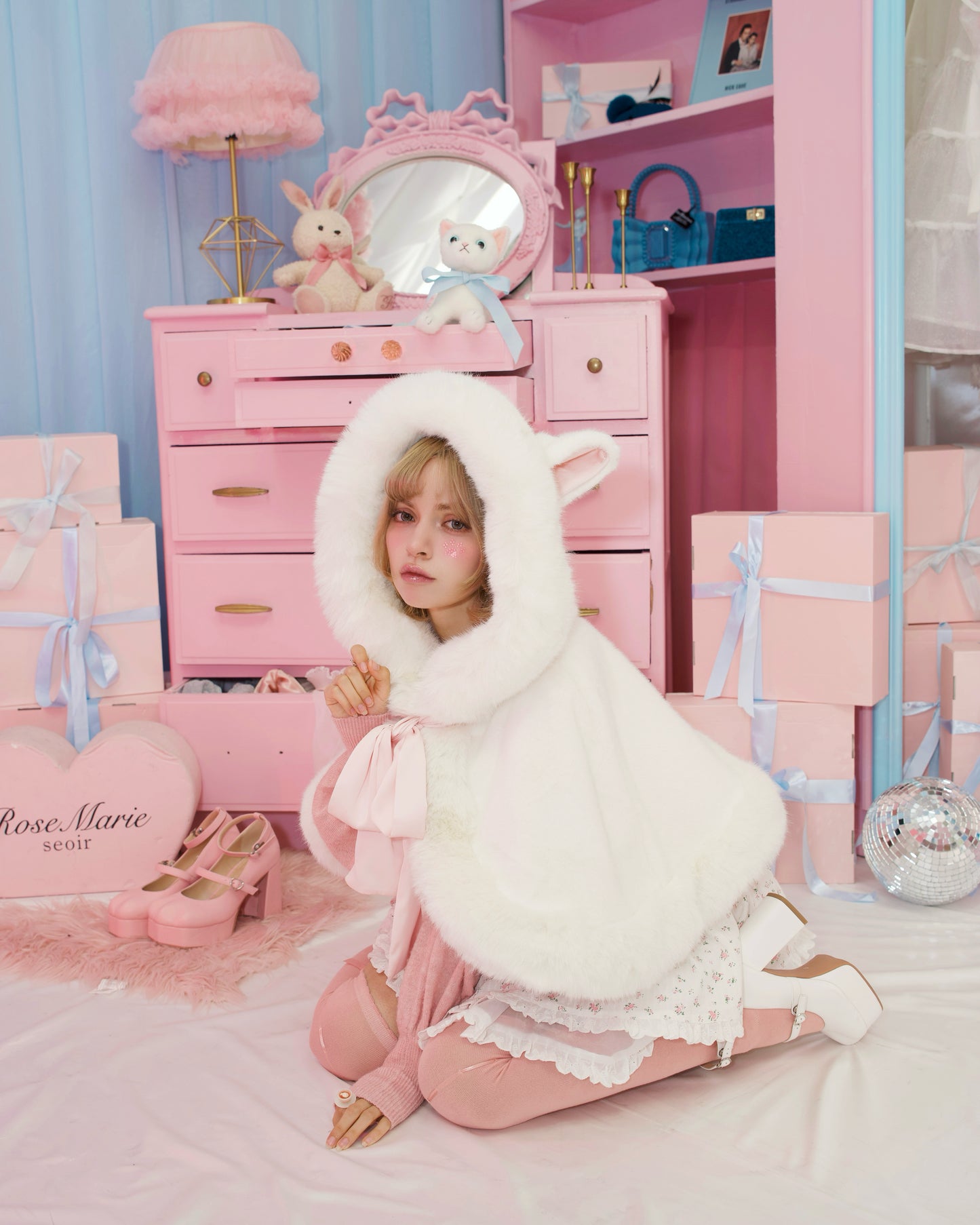 Little Kitten Cape - White // PREORDER