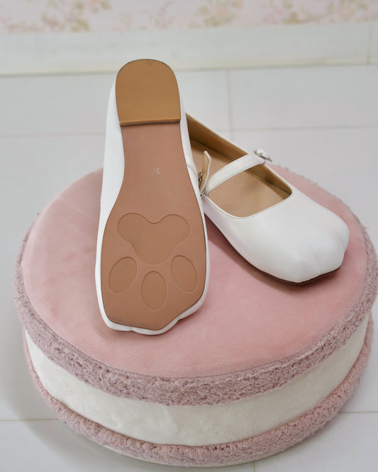 Kitty Flats White