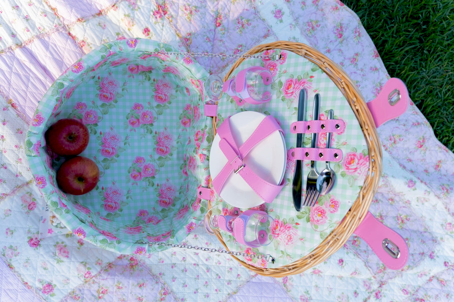 Floral Sweetheart Garden Tea for Two Picnic Basket
