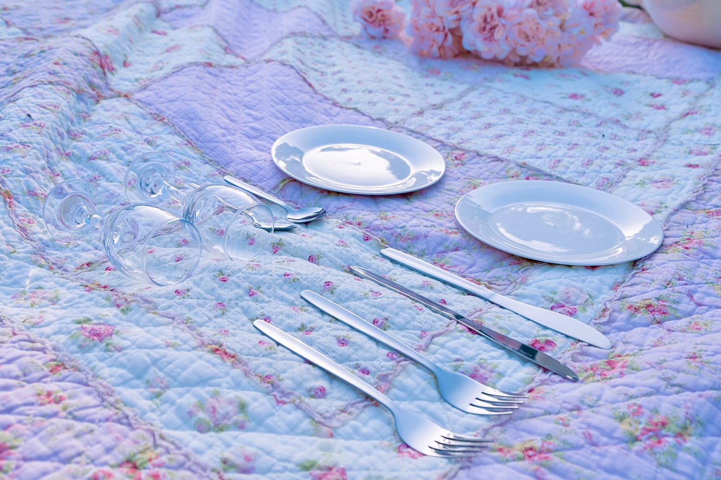 Floral Sweetheart Garden Tea for Two Picnic Basket