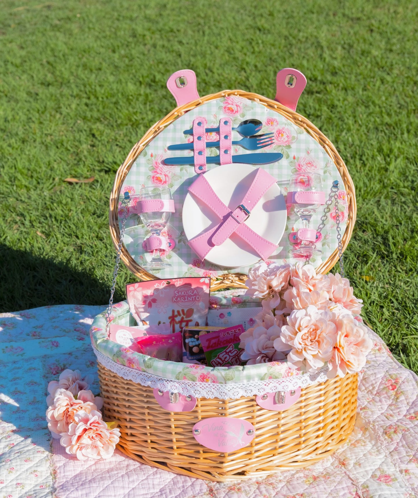 Floral Sweetheart Garden Tea for Two Picnic Basket