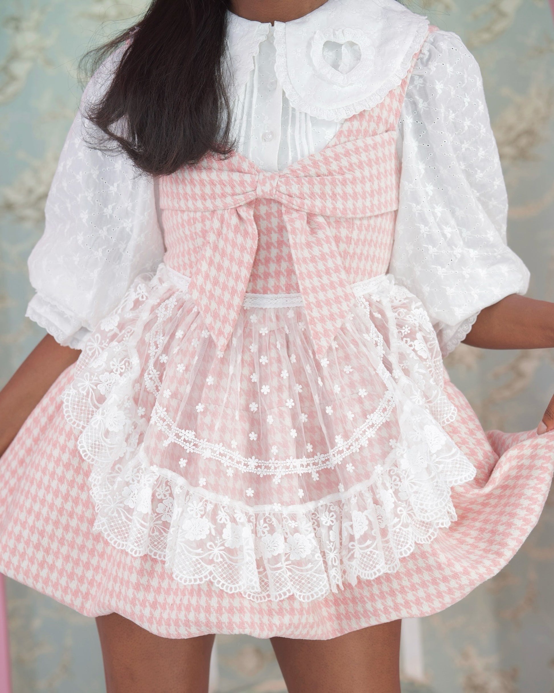 Fleur de Dentelle Apron - White Fleur de Dentelle Apron - White