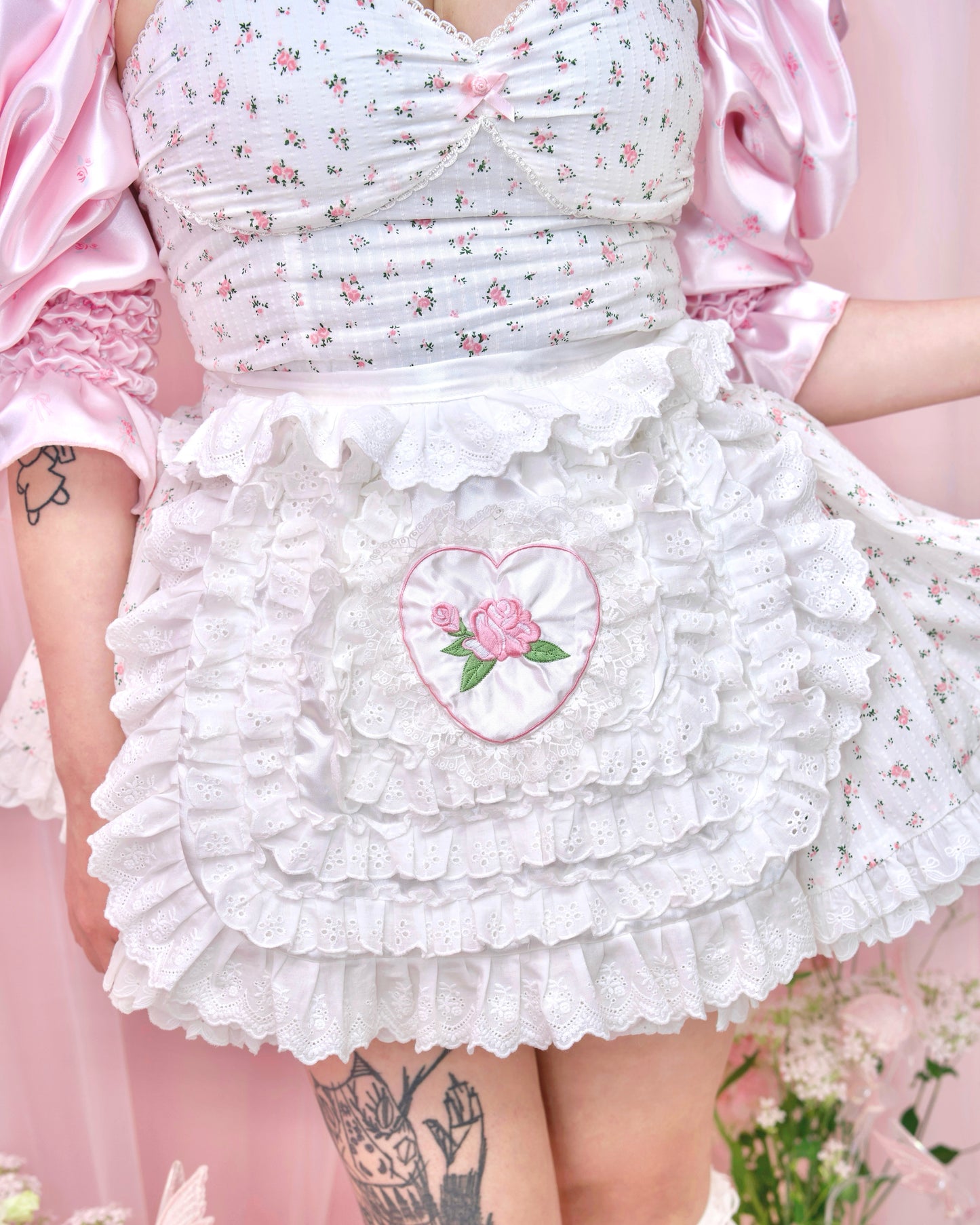 Cottage Frill Apron - White