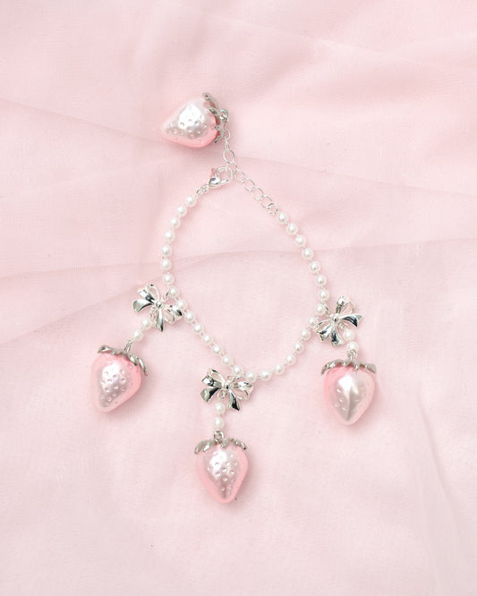 Strawberry Kiss Pearl Bracelet - Pink // PREORDER