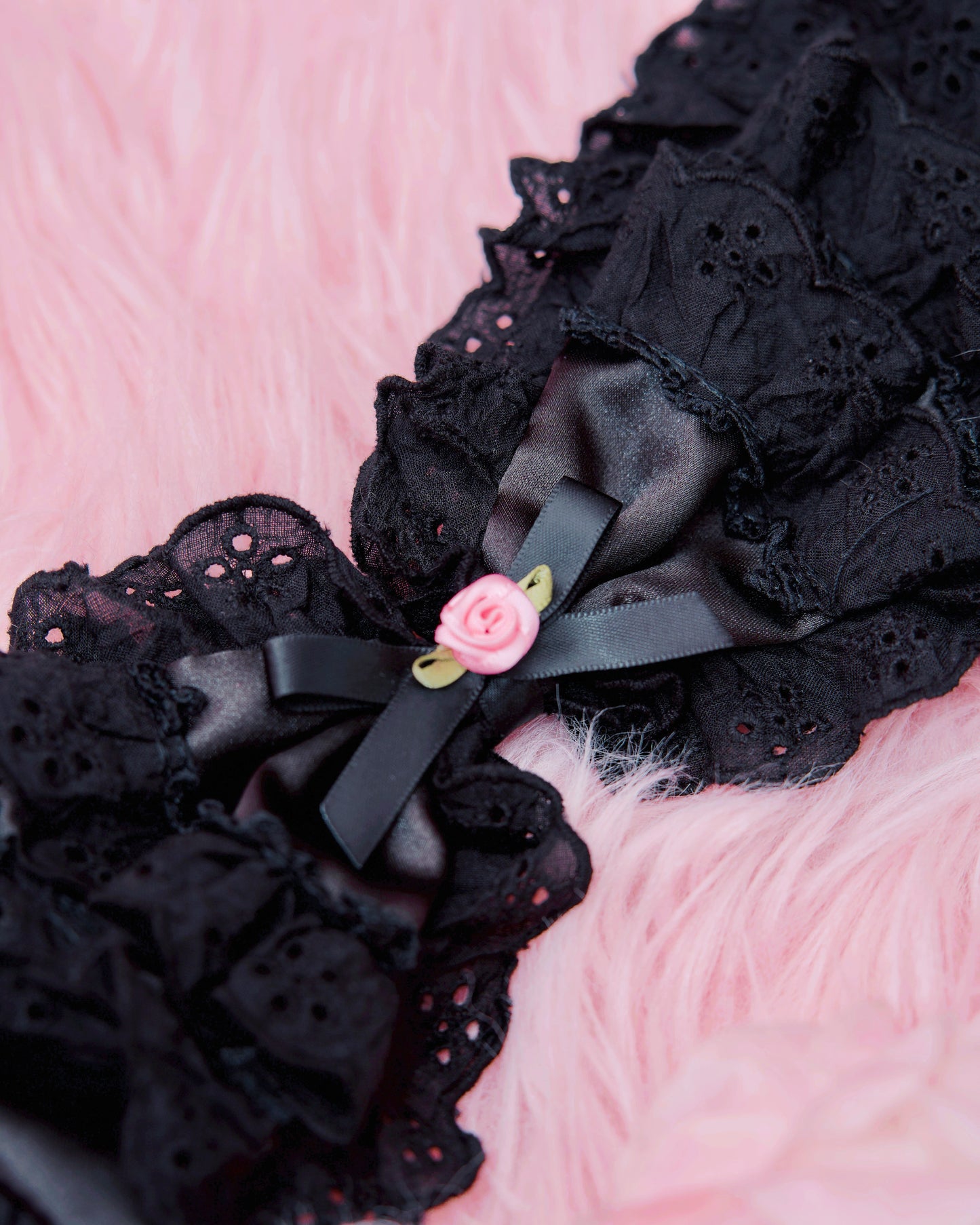 Blushing Petal Puff Headdress - Black