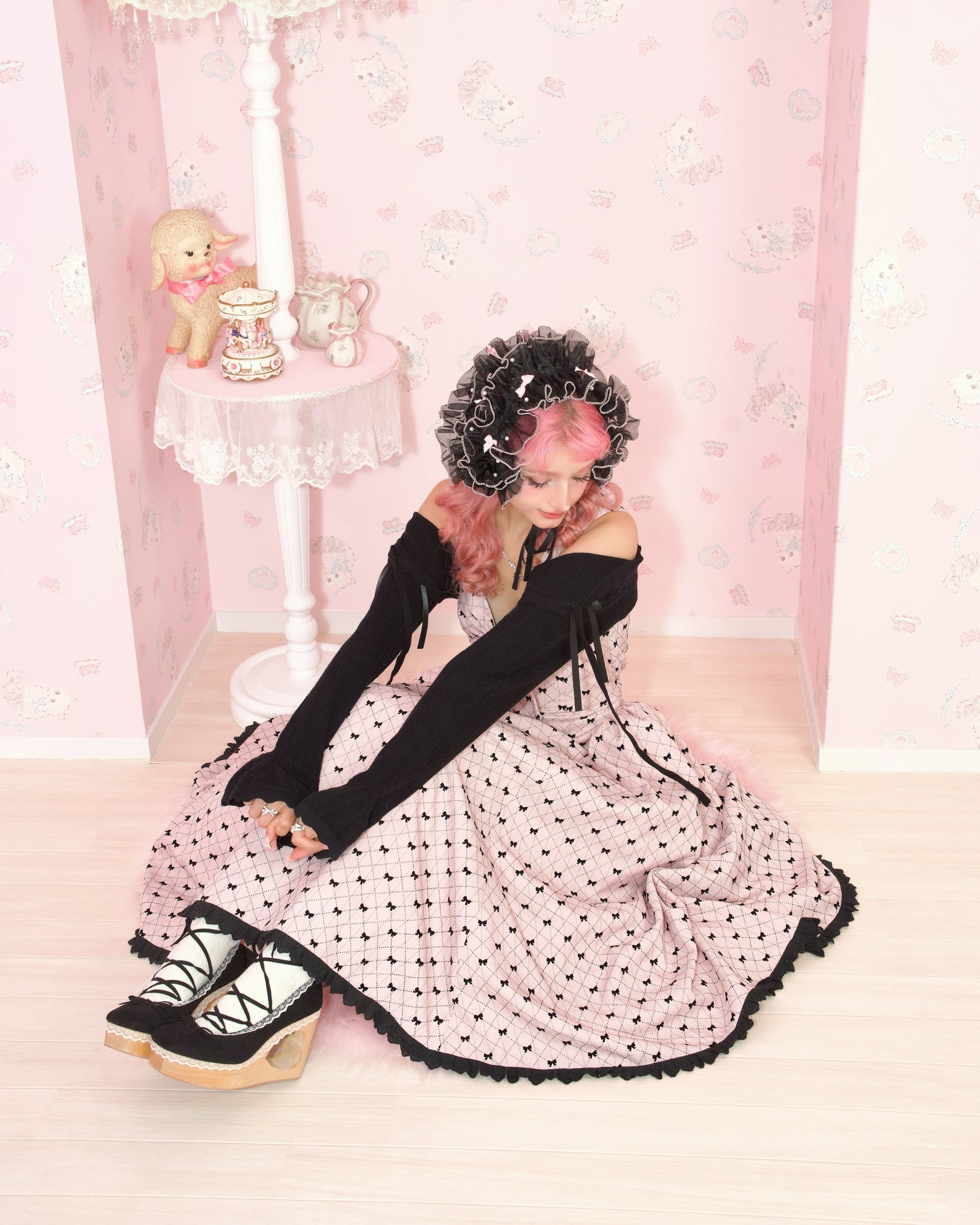 Rosy Pirouette Frill Ribbon Headdress - Blush Noir (Black x Pink) // PREORDER