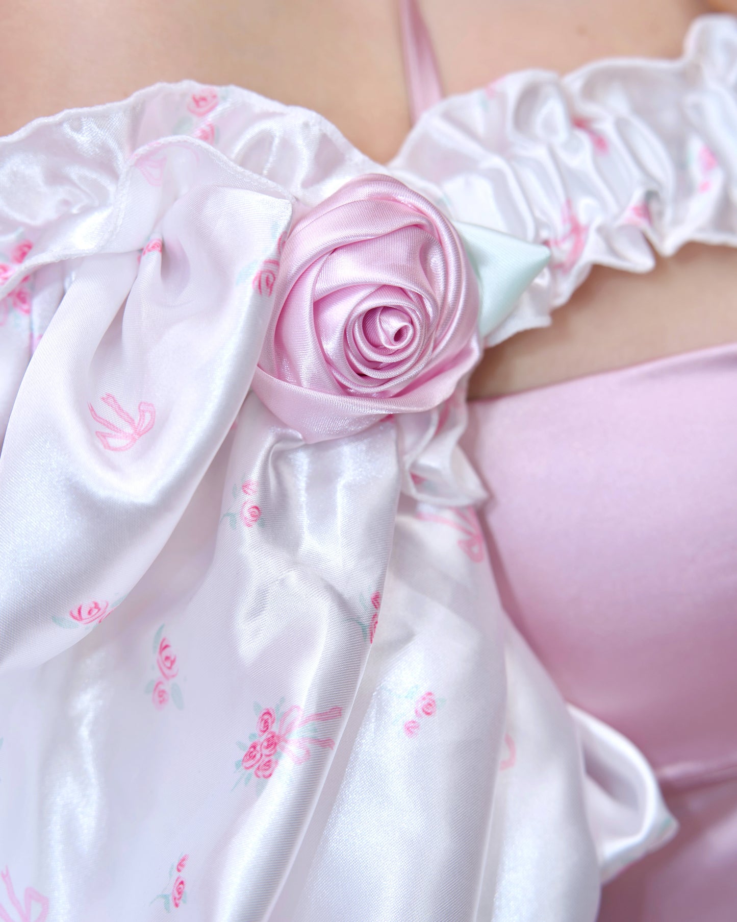 Rose Bouquet Puff Sleeves - White