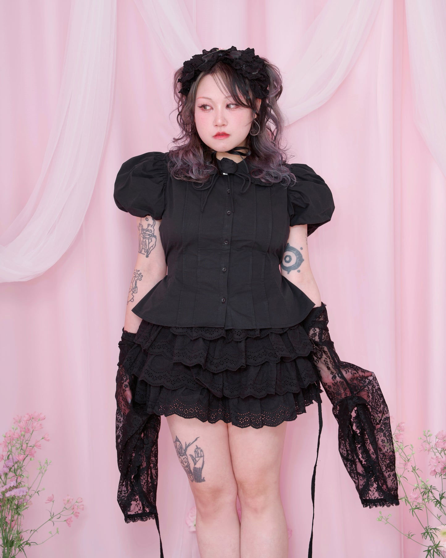 Rosa D'Amour Shortsleeve Blouse - Black