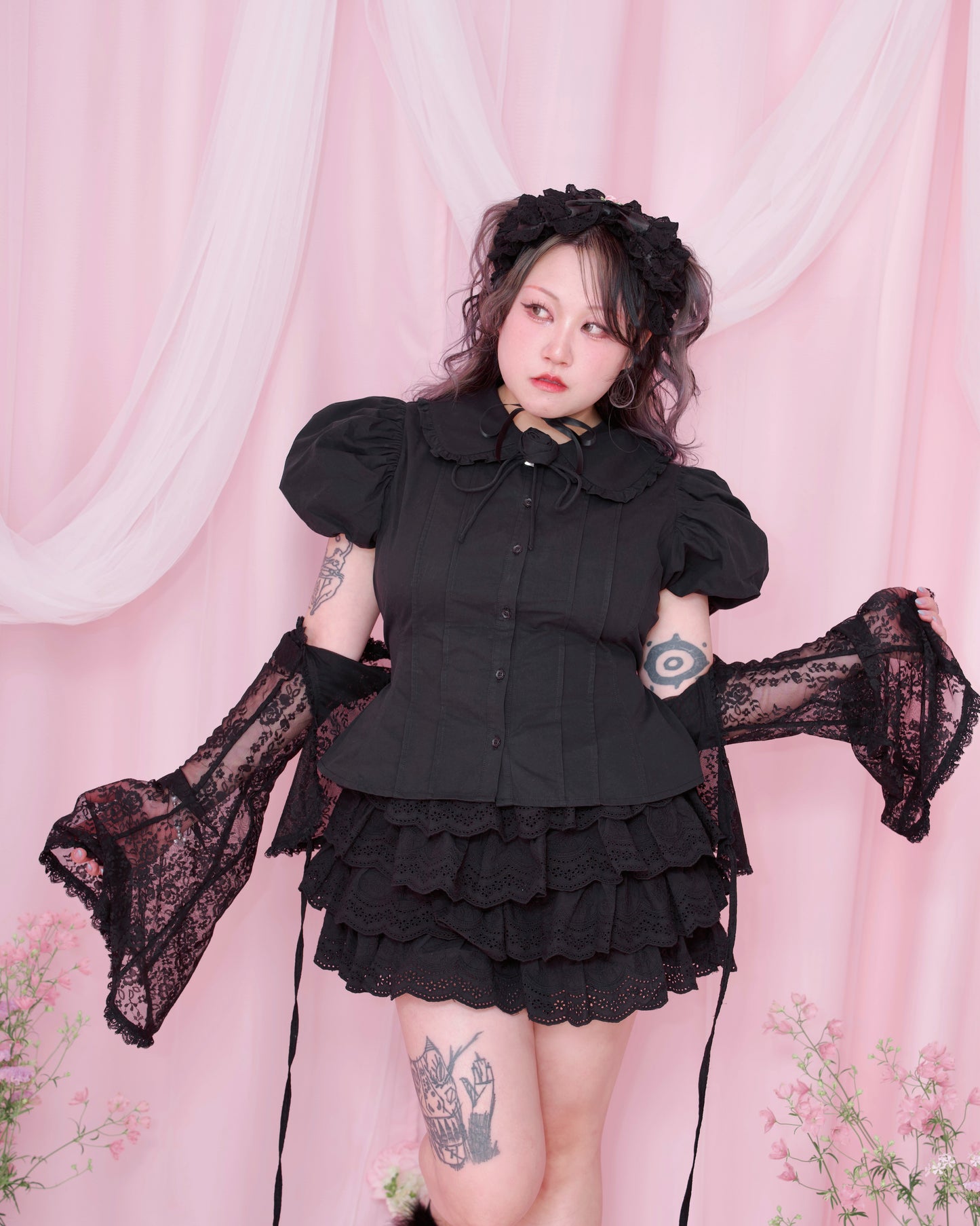 Rosa D'Amour Shortsleeve Blouse - Black