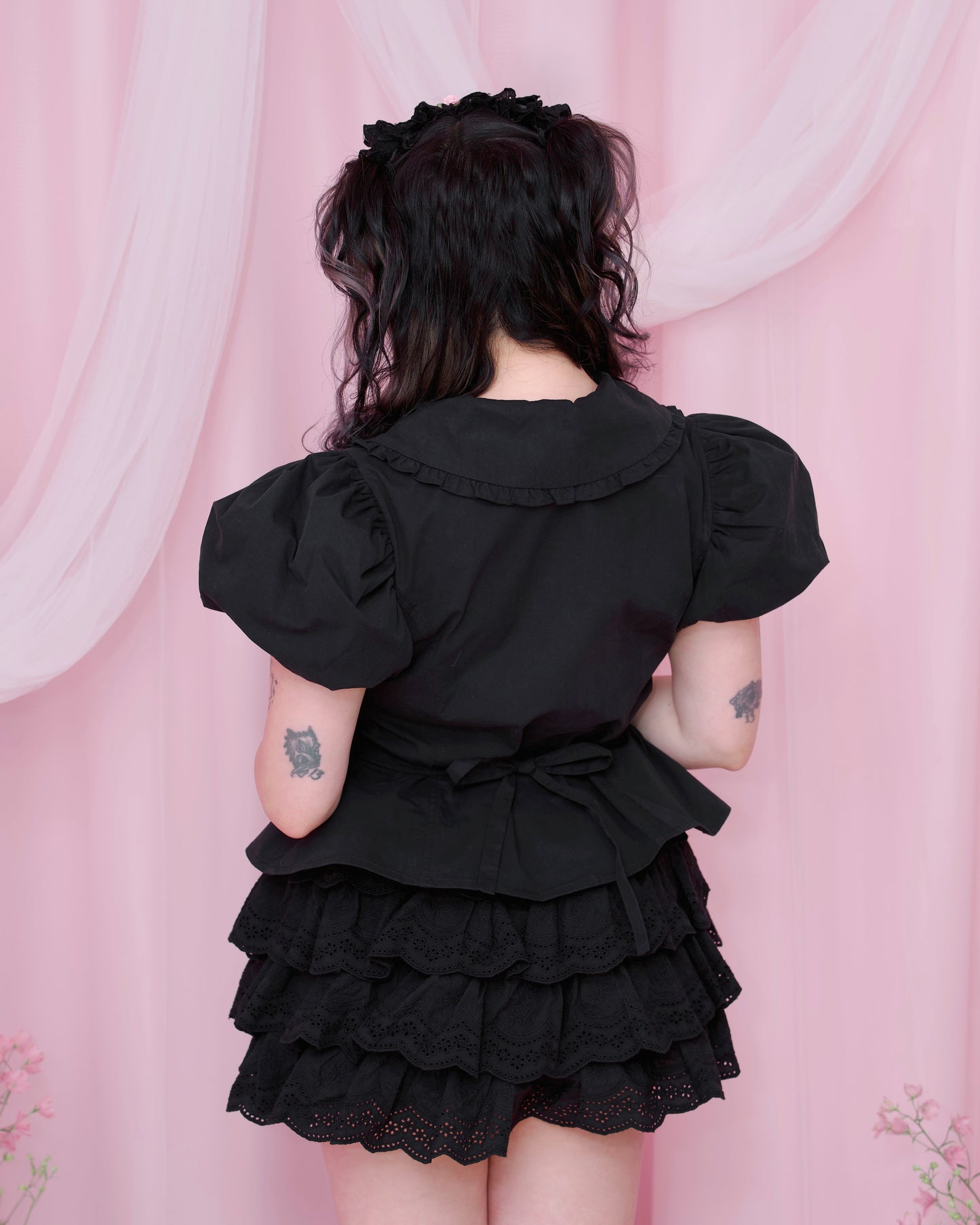 Rosa D'Amour Shortsleeve Blouse - Black