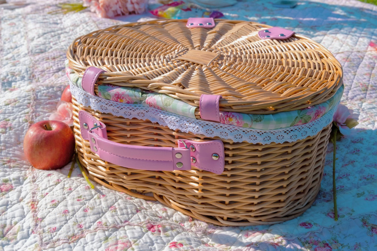 Floral Sweetheart Garden Tea for Two Picnic Basket