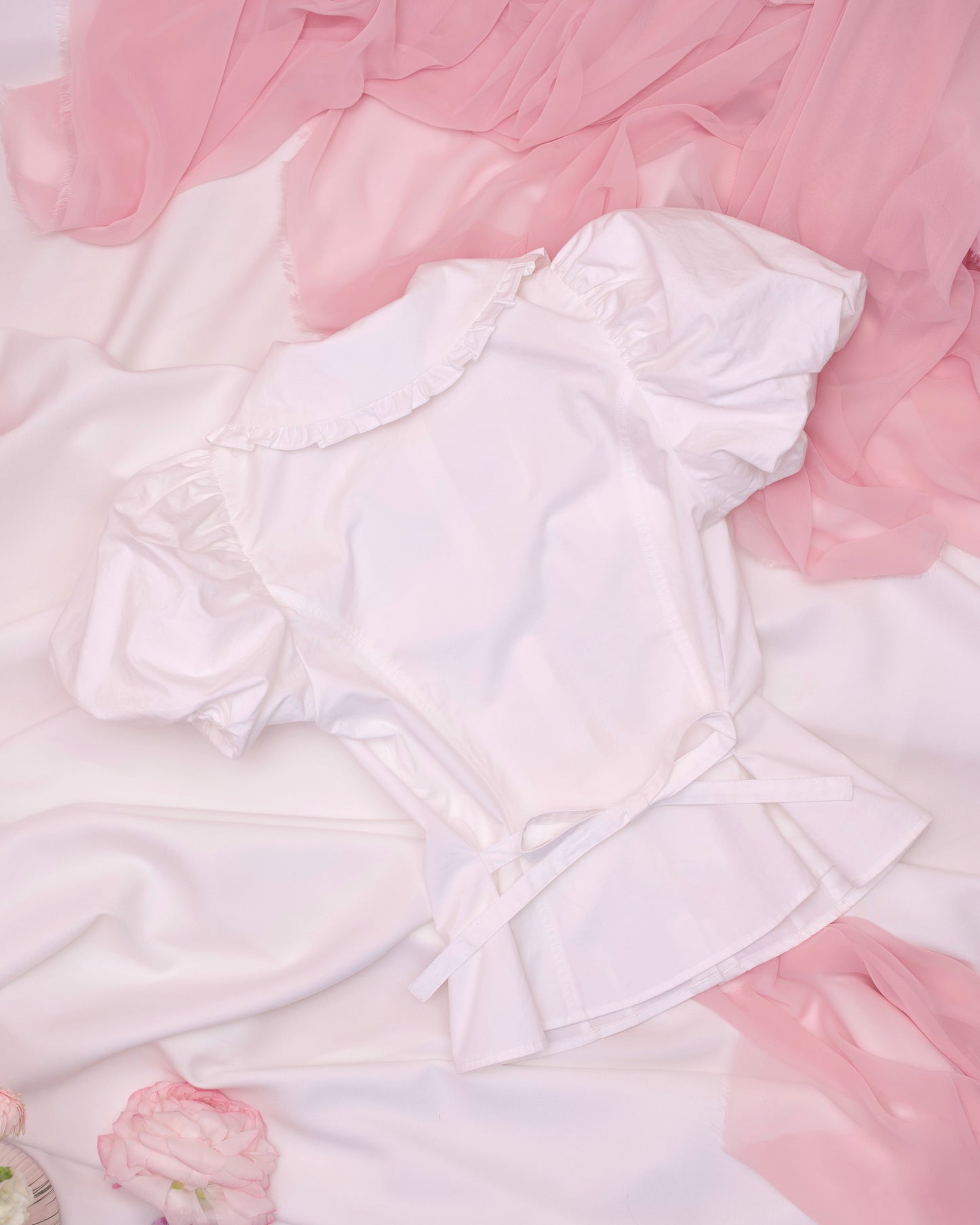 Rosa D'Amour Shortsleeve Blouse - White