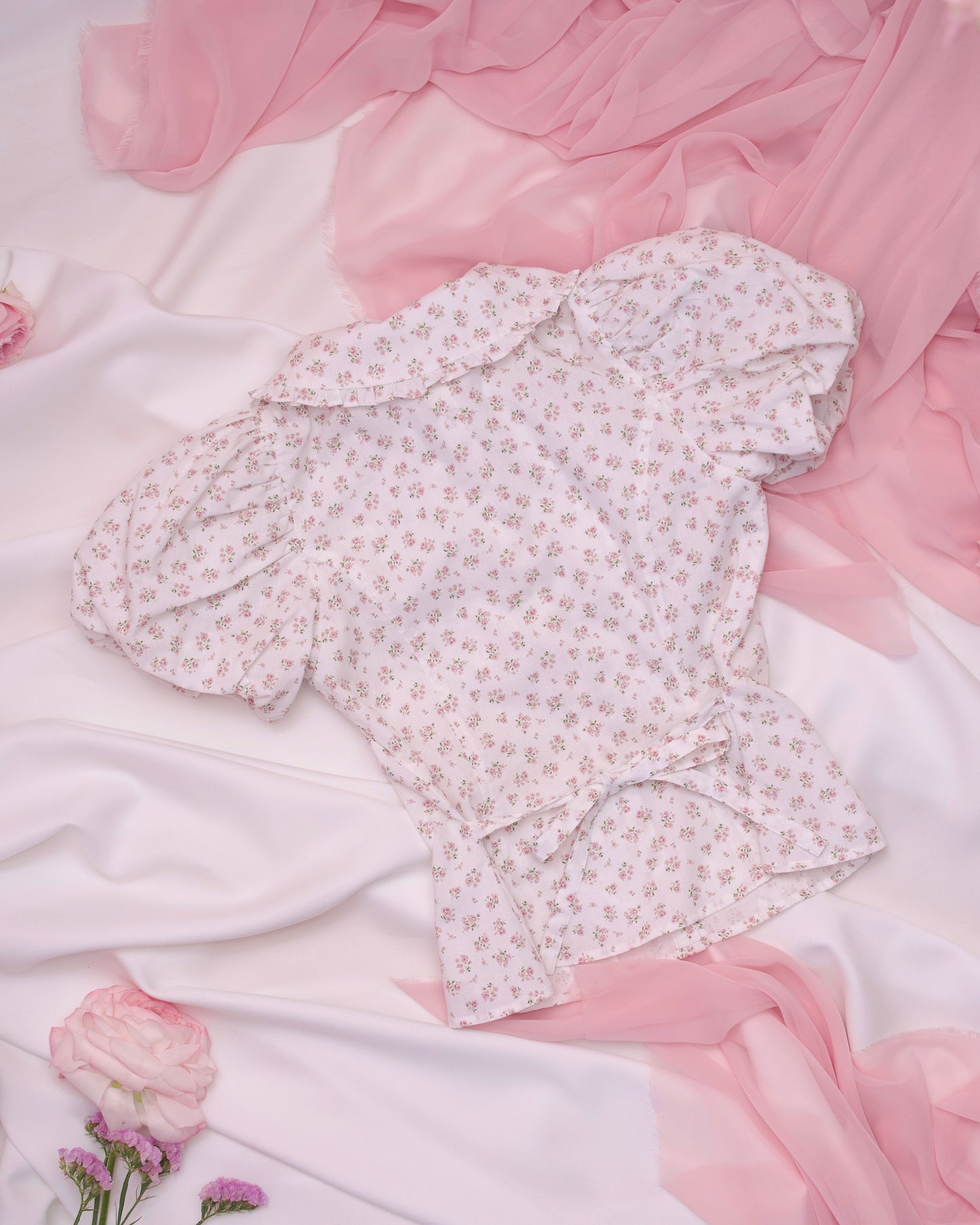 Rosa D'Amour Shortsleeve Blouse - White x Pink Floral