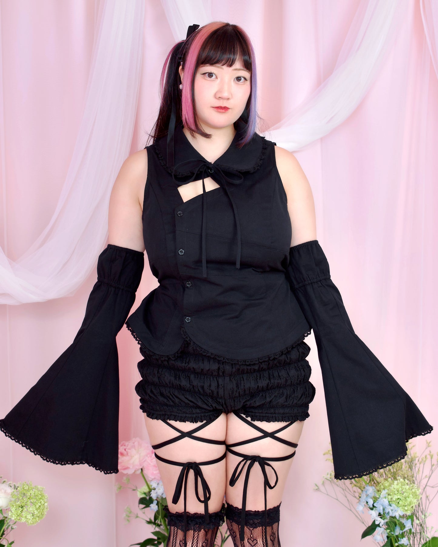 World is Mine Blouse - Black // PREORDER