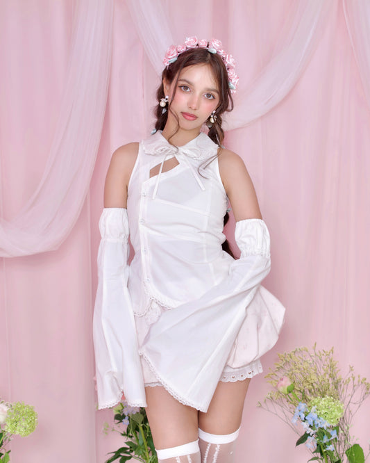 World is Mine Blouse - White // PREORDER