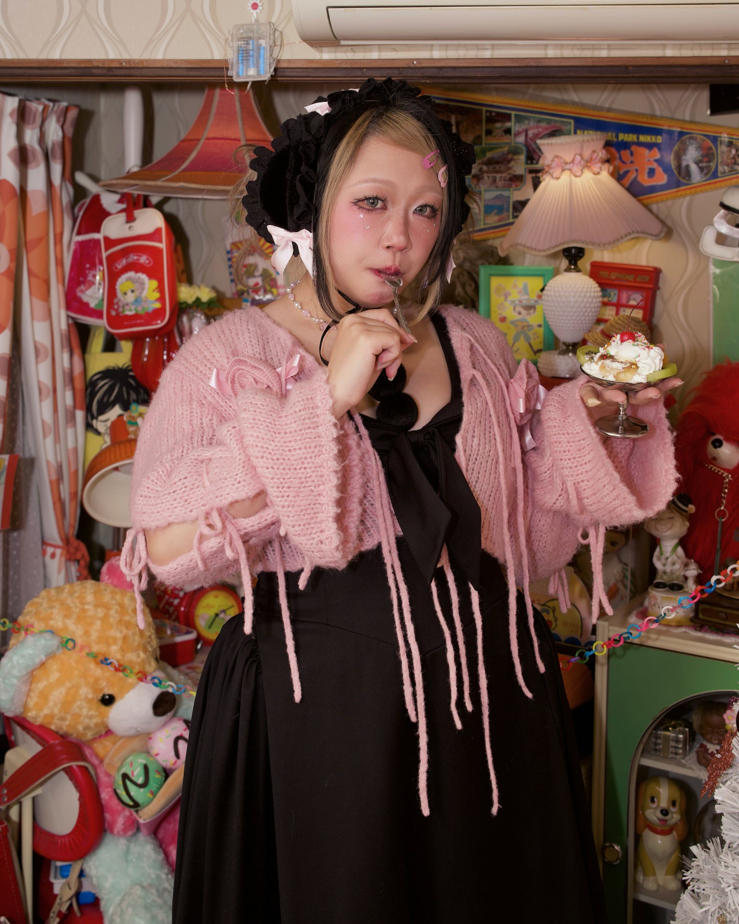 Winterbelle's Bow Ear Warmer - Black x Pink