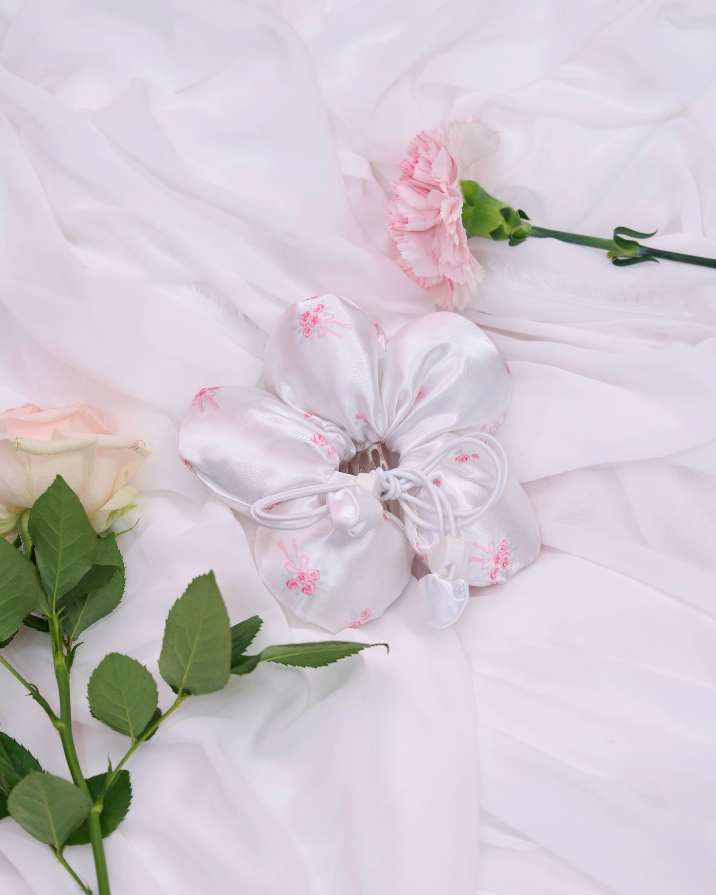 Your Little Flower Scrunchie - White