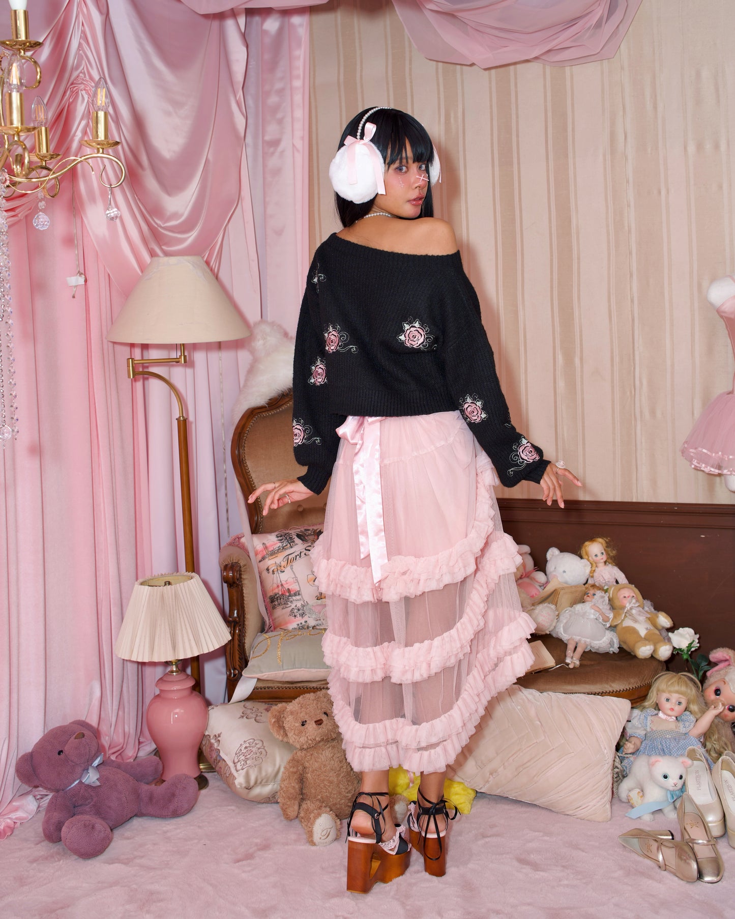 Dreamy Rose Off-Shoulder Jumper - Black // PREORDER